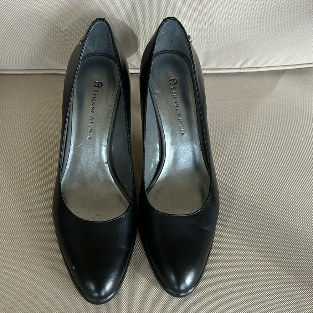 Etienne Aigner Classic Black Leather Pumps Sz. 6